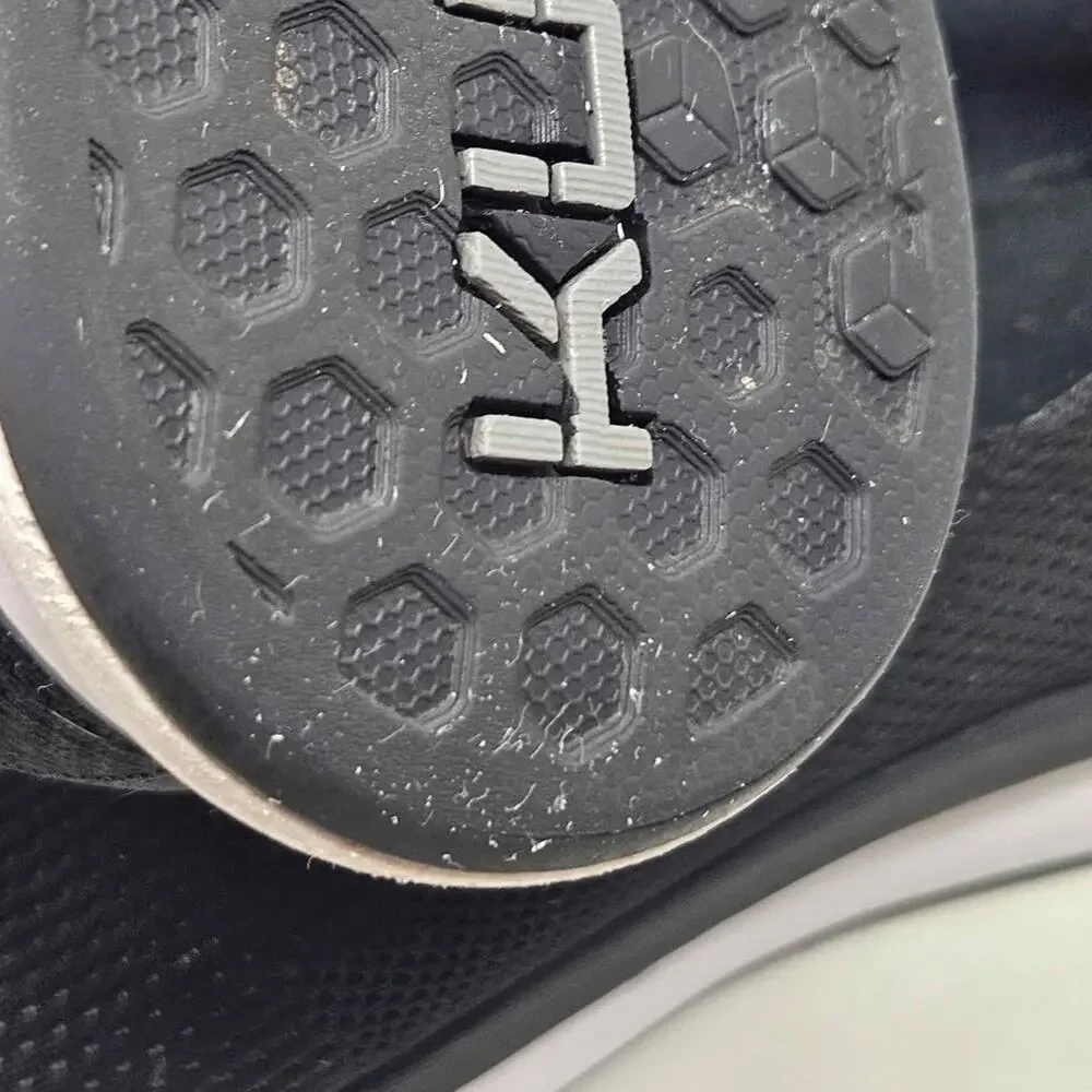 Kuru Atom slip on mens shoes sz 10 Black